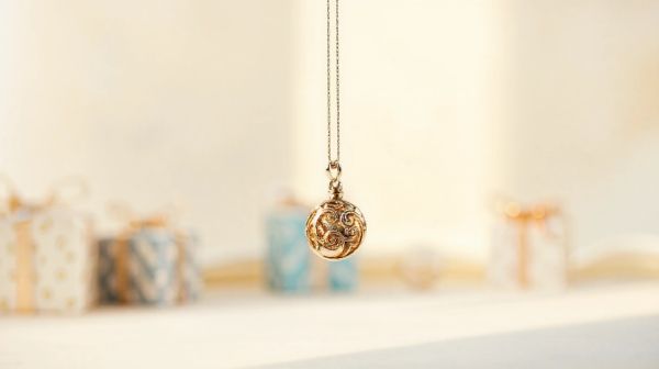 Explore our exclusive charms: the perfect birthday gifts